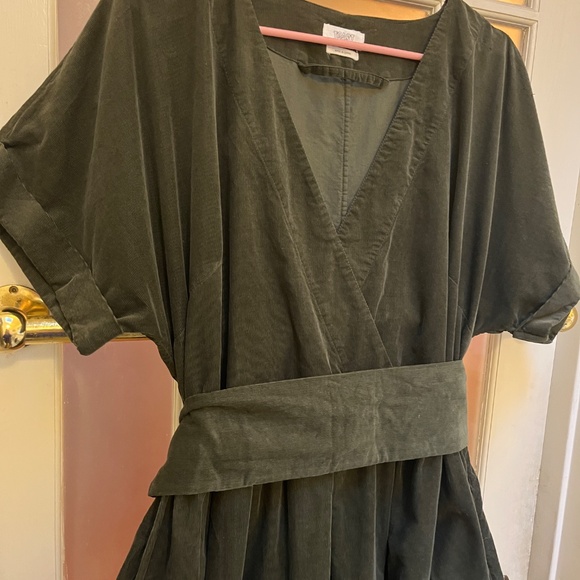 TOAST needlecord dress green XL XXL 16 18 sash pleated - Picture 7 of 16